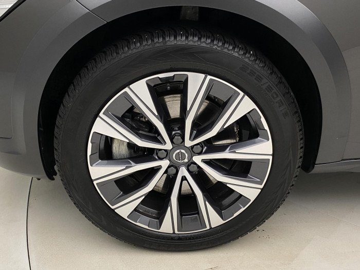 Volvo V90 CC B4 AWD PLUS AUT CZ 1.maj.