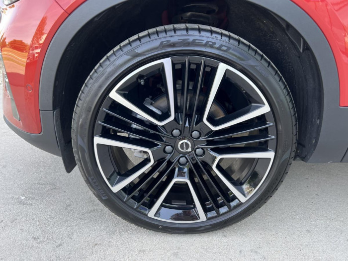 Volvo XC40 B4 AWD DARK ULTIMATE Aut 1.maj