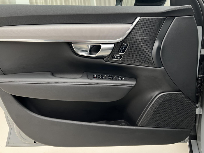 Volvo V90 T6 AWD RECHARGE PLUS DARK AUT