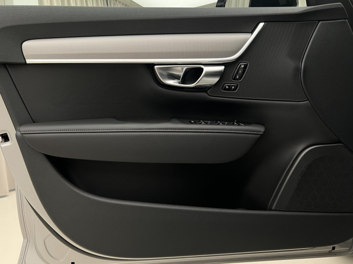 Volvo V90 T6 AWD RECHARGE PLUS DARK AUT