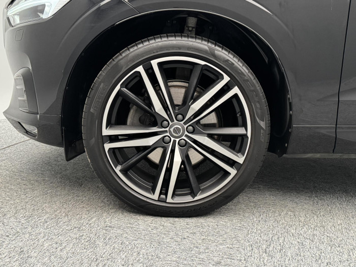 Volvo XC60 B5 AWD R-DESIGN AUT