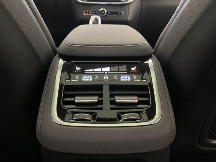 Volvo XC90 T8 AWD RECHARGE DARK ULTRA 7m