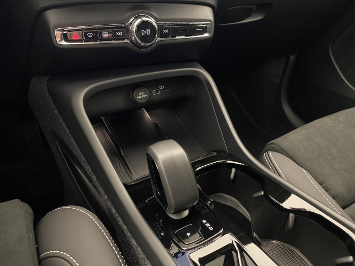 Volvo XC40 B4 AUT PLUS BLACK EDITION