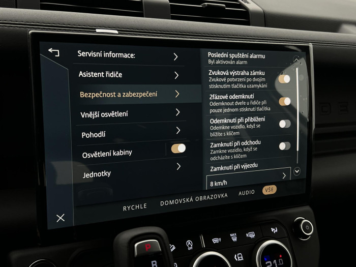 Land Rover Defender 110 D250 X-DYNAMIC SE AWD Aut 3.0 d Dynamic SE