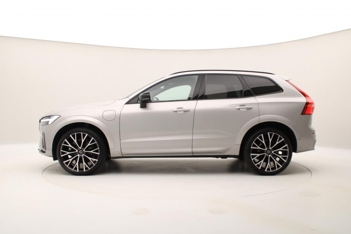 Volvo XC60 T6 AWD RECHARGE REZERVACE