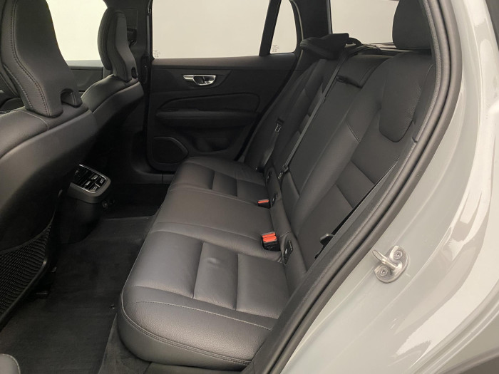 Volvo V60 CC B5 AWD BRIGHT REZERVACE 2.0 CC CC