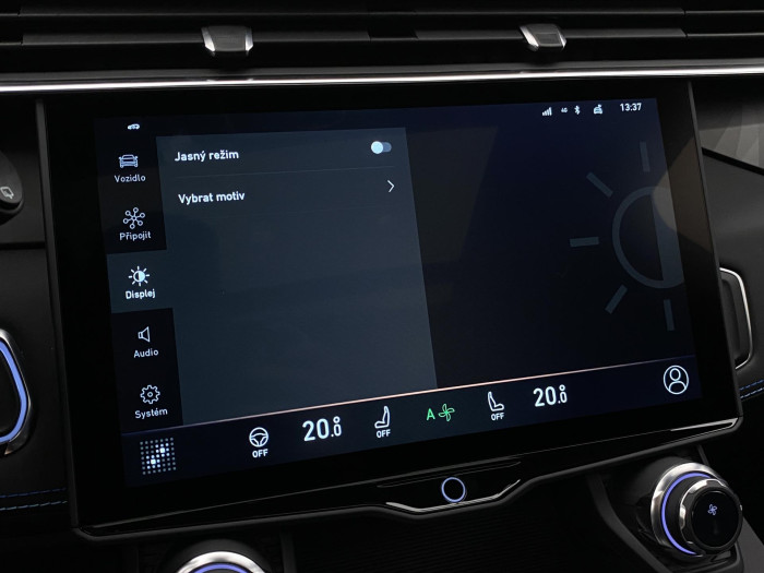 Lynk & Co 01 PHEV DCT AUT 1.maj REZERVACE