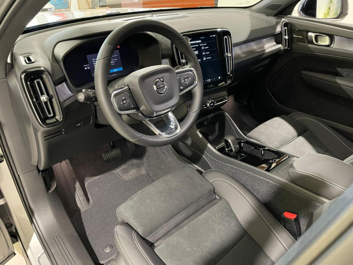 Volvo C40 PURE ELECTRIC RECHARGE AUT AWD