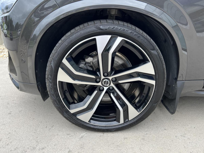 Volvo XC90 B5 AWD DARK ULT. 7MÍSTNÁ Aut
