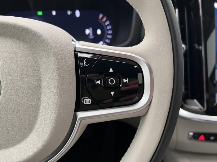 Volvo V60 B4 DARK PLUS