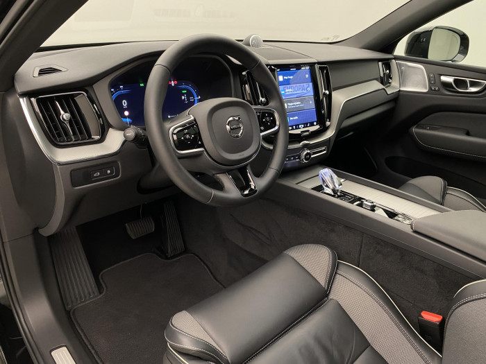 Volvo XC60 T8 AWD PLUG-IN PLUS REZERVACE