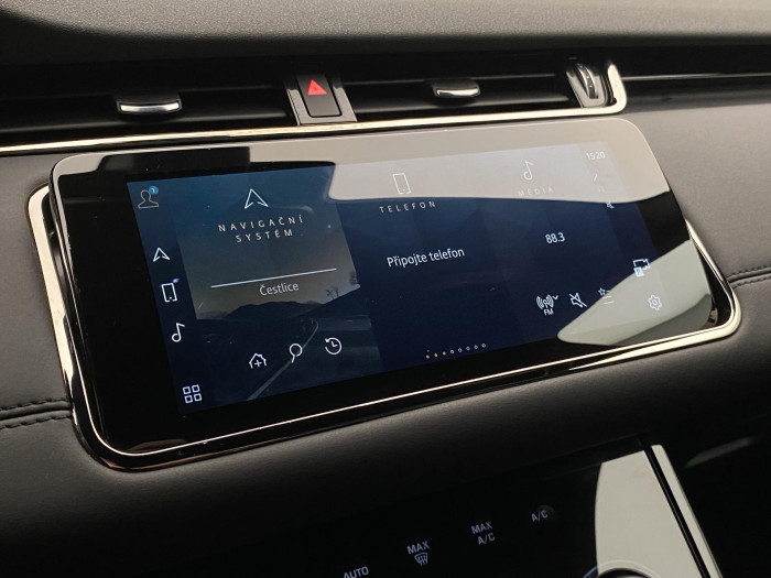 Land Rover Range Rover Evoque D200 SE AWD REZERVACE 2.0 d SE