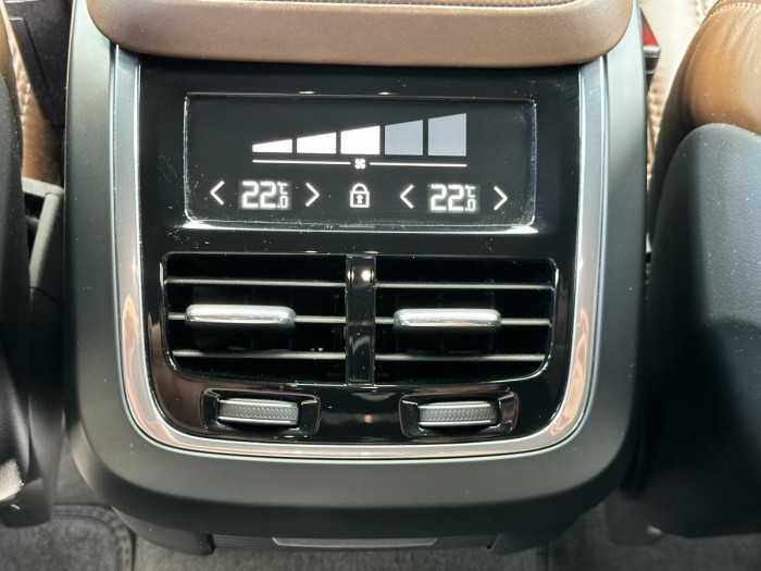 Volvo XC90 D5 AWD INSCRIPTION REZERVACE 2.0 d