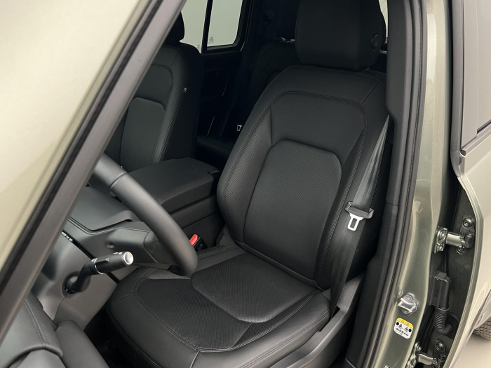 Land Rover Defender 110 D300 X-DYNAMIC SE AWD AUT 3.0 d Dynamic SE