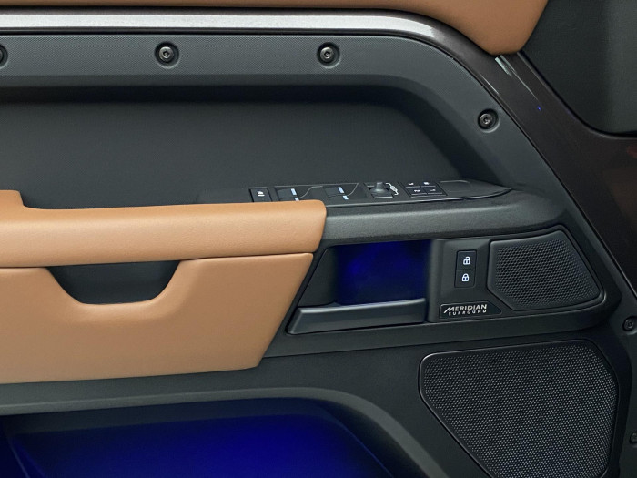 Land Rover Defender P635 OCTA AWD AUT