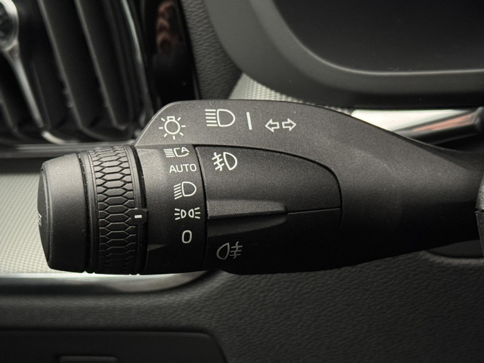 Volvo XC60 B5 AWD DARK PLUS AUT