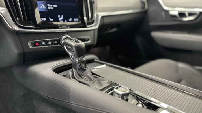 Volvo V90 CROSS COUNTRY D4 REZERVACE 2.0 d