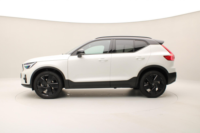 Volvo XC40 B3 AUT PLUS BLACK EDITION