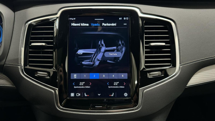 Volvo XC90 B5 AWD ULTIMATE REZERVACE