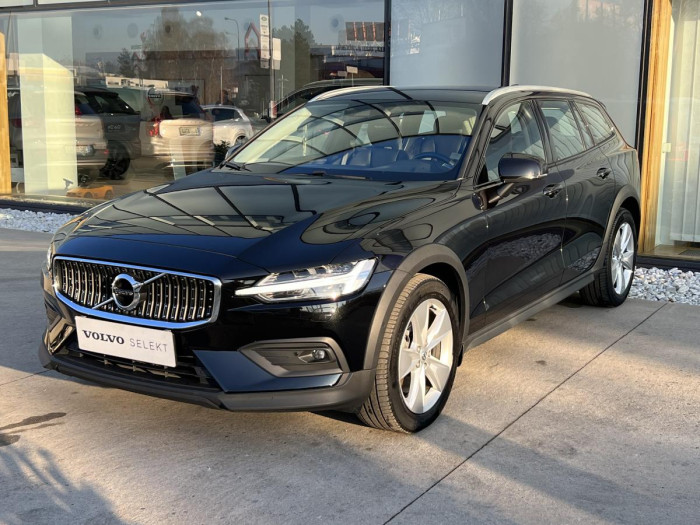 Volvo V60 CROSS COUNTRY B4 AWD Aut 1.maj