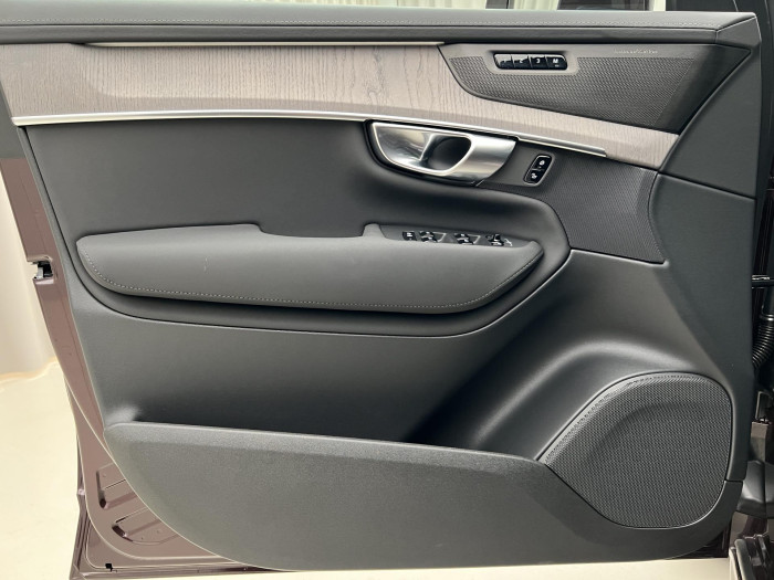 Volvo XC90 B5 AWD ULTRA BRIGHT 7MÍST CZ