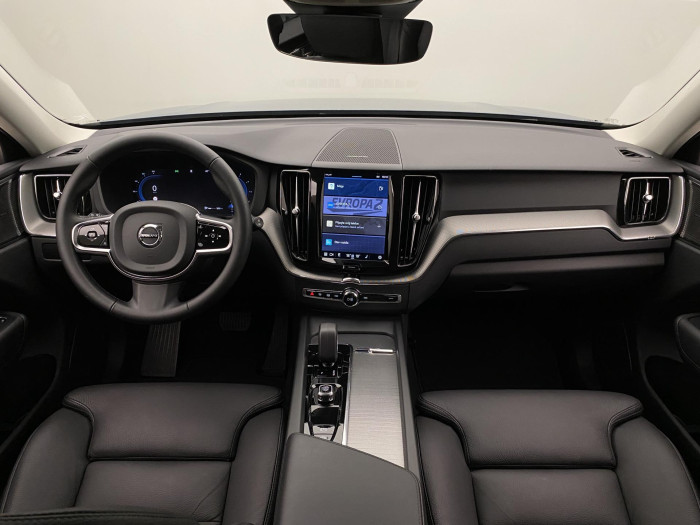 Volvo XC60 B4 AWD PLUS DARK AUT 1.maj