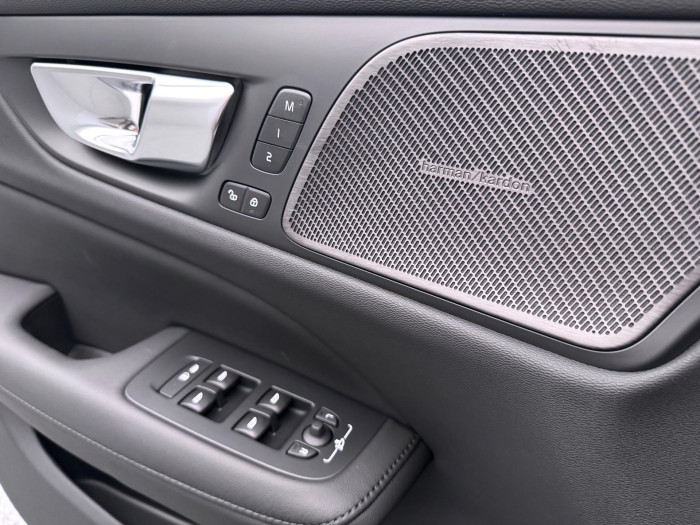 Volvo V60 T6 AWD Plug-in DARK PLUS