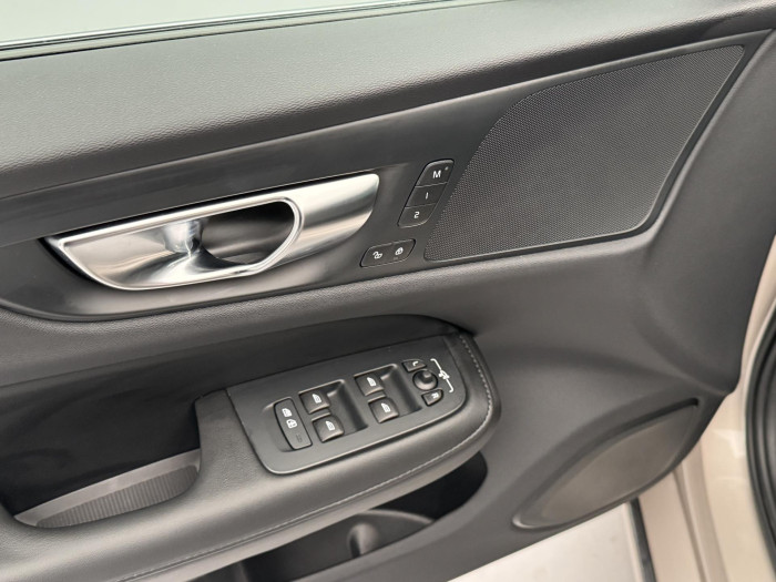 Volvo S60 T8 AWD RECHARGE CZ 1.maj