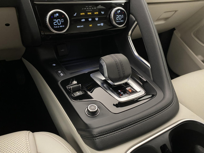 Jaguar E-Pace P200 S AWD AUT REZERVACE