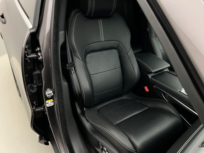 Jaguar F-Pace P400 R-DYNAMIC SE AWD AUT CZ 3.0 Dynamic SE