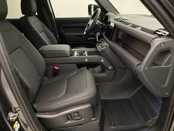 Land Rover Defender 110 D250 X-DYNAMIC SE REZERVAC 3.0 d Dynamic SE