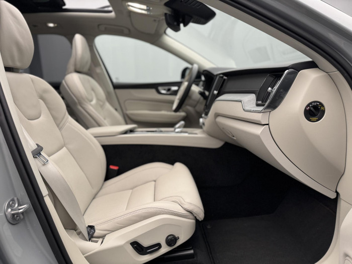 Volvo XC60 B5 AWD DARK ULTRA CZ 1.maj