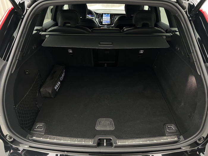 Volvo XC60 B5 AWD BLACK EDITION AUT CZ 2.0 Edition