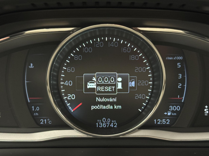 Volvo XC60 D4 AWD SUMMUM AUT REZERVACE 2.4 d Summum