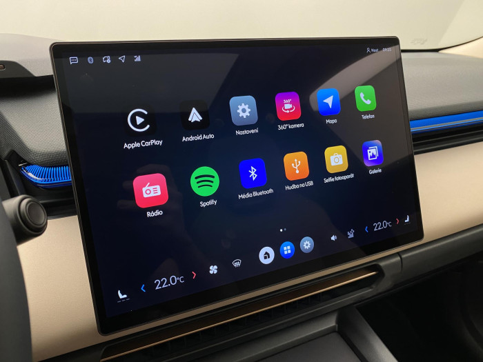 Lynk & Co 08 MORE PHEV