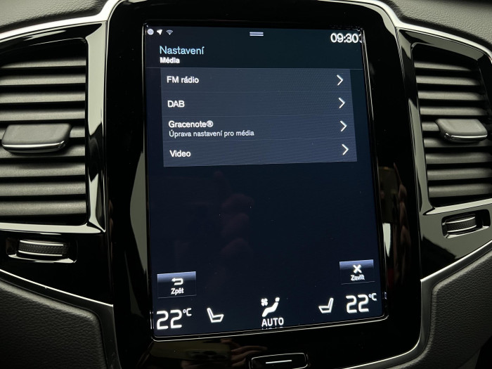 Volvo XC90 B5 AWD R-DESIGN 7MÍSTNÁ AUT