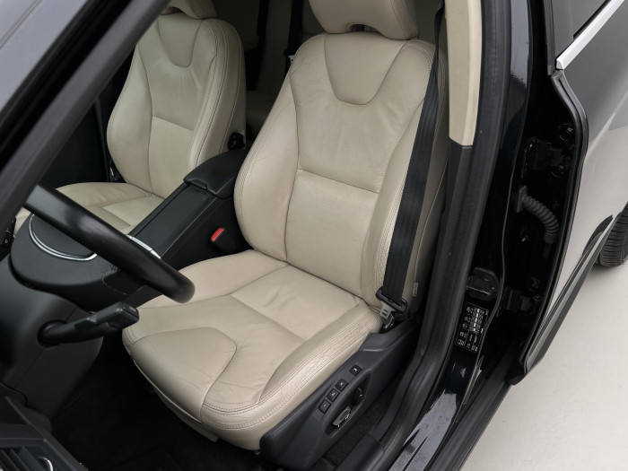 Volvo XC60 D3 AWD MOMENTUM AUT CZ 2.4 d Momentum