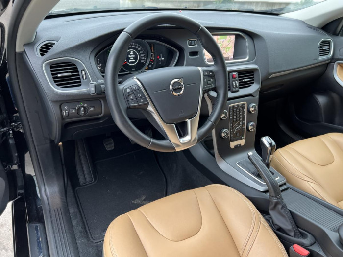 Volvo V40 D2 MOMENTUM 1.maj. 2.0 d Momentum