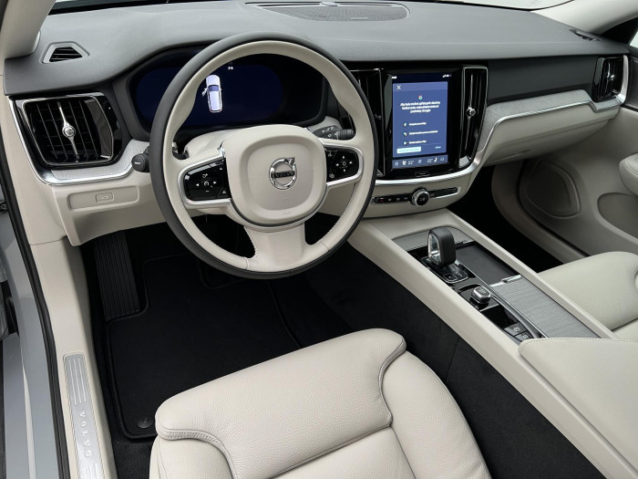 Volvo V60 B4 DARK PLUS