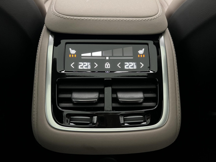 Volvo XC90 T8 AWD RECHARGE ULTRA DARK CZ