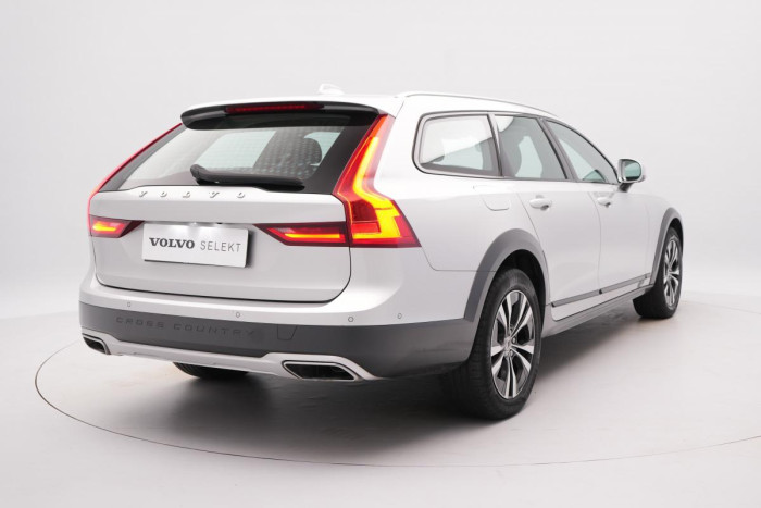 Volvo V90 CC D4 AWD MOMENTUM 1.maj. 2.0 d CC CC Momentum