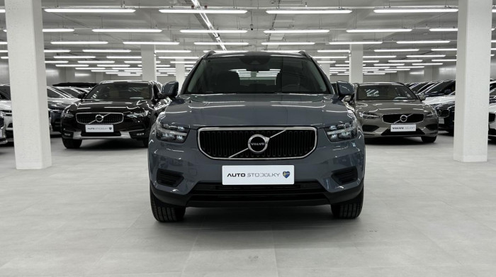 Volvo XC40 T2 CORE AUT REZERVACE