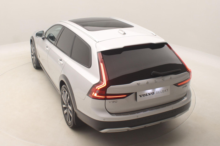 Volvo V90 CC B4 AWD MOMENTUM  REZERVACE 2.0 CC CC Momentum