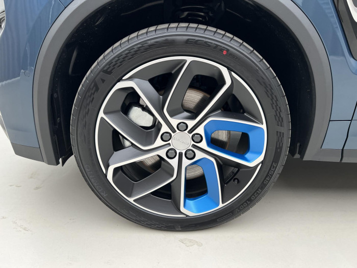 Lynk & Co 01 PHEV DCT AUT 1.maj.