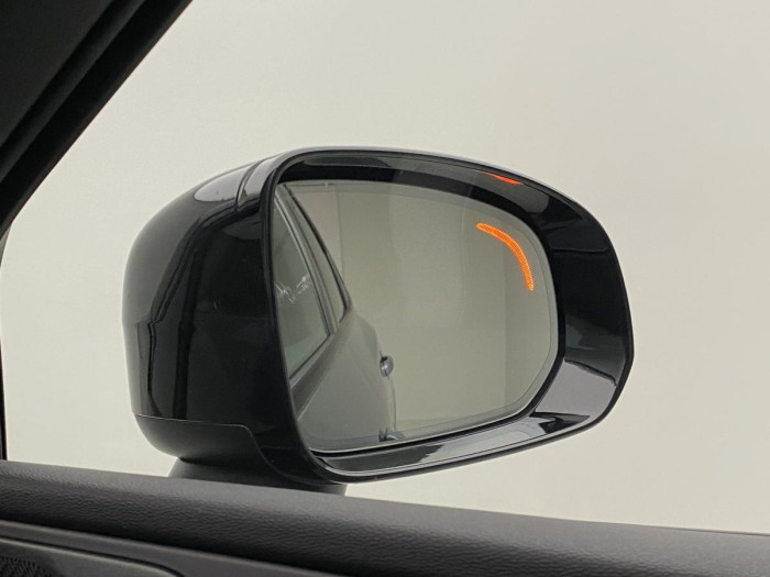 Volvo XC60 B5 AWD R-DESIGN REZERVACE