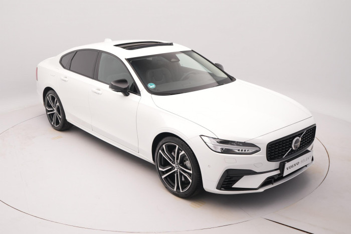 Volvo S90 T8 AWD RECHARGE REZERVACE