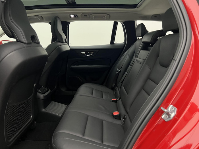 Volvo V60 T8 AWD RECHARGE INSCRIPTION