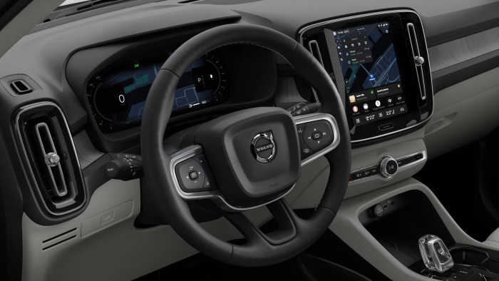 Volvo XC40 B3 AUT DARK PLUS