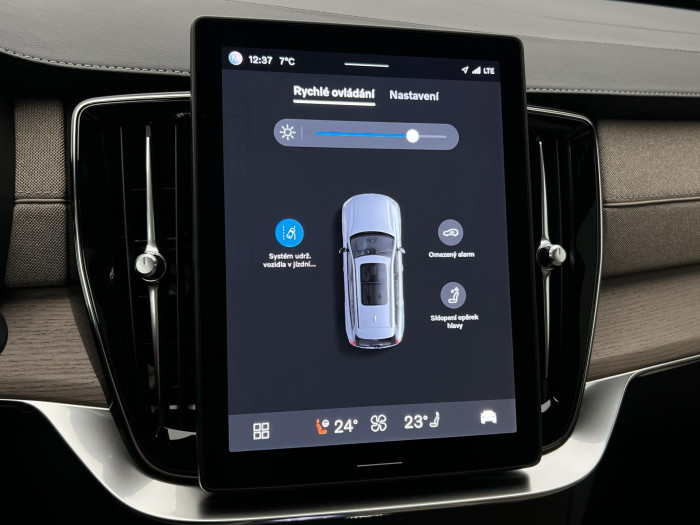 Volvo XC90 B5 AWD ULTRA BRIGHT 7MÍST CZ