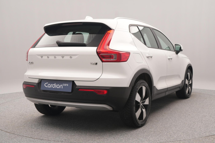 Volvo XC40 T4 AWD MOMENTUM CZ 2.0 Momentum